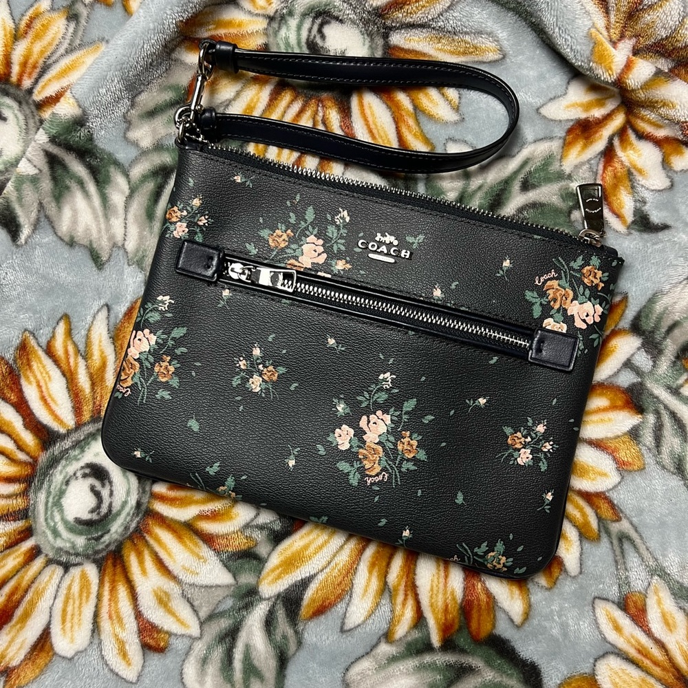Coach Wristlet Purse MED Size